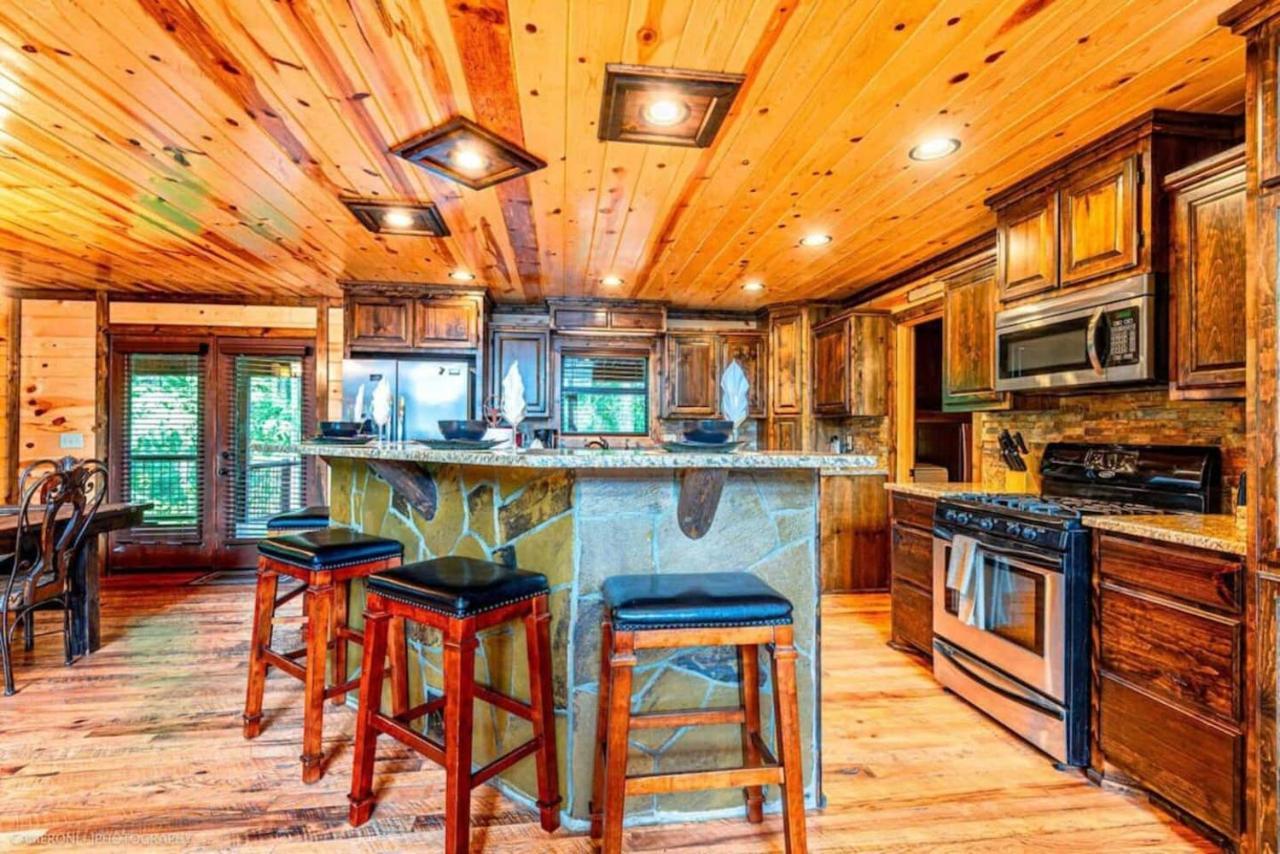 Iron Horse Lodge Sleeps 18, Games, Fire Pit, Hot Tub, Ev, More Broken Bow Kültér fotó