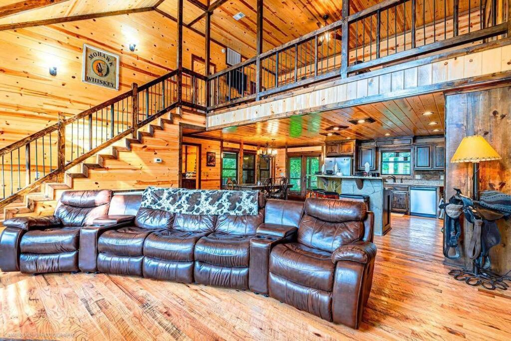 Iron Horse Lodge Sleeps 18, Games, Fire Pit, Hot Tub, Ev, More Broken Bow Kültér fotó