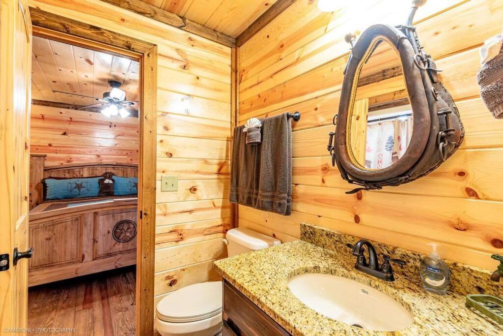 Iron Horse Lodge Sleeps 18, Games, Fire Pit, Hot Tub, Ev, More Broken Bow Kültér fotó