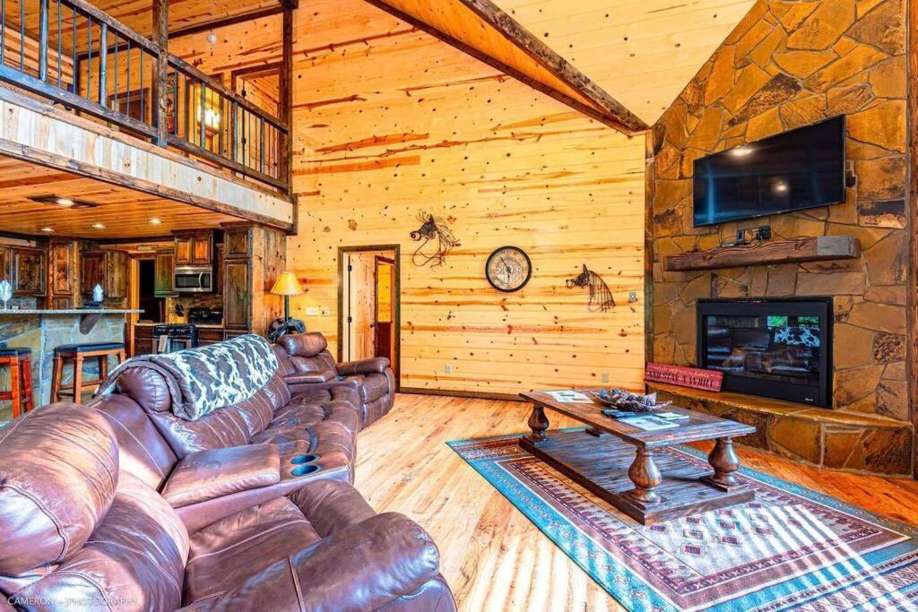 Iron Horse Lodge Sleeps 18, Games, Fire Pit, Hot Tub, Ev, More Broken Bow Kültér fotó