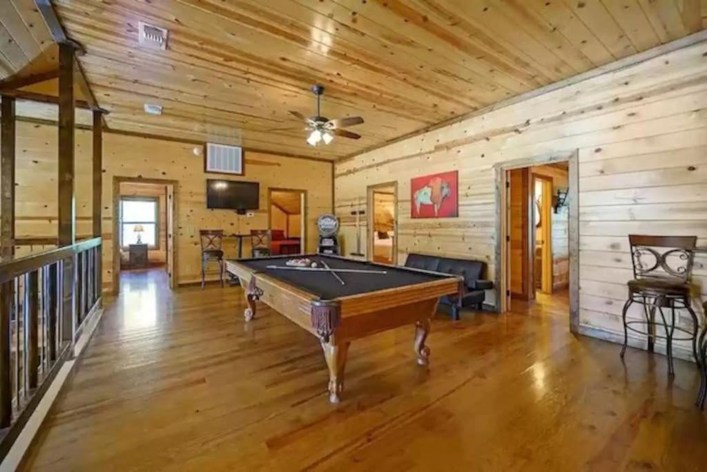 Iron Horse Lodge Sleeps 18, Games, Fire Pit, Hot Tub, Ev, More Broken Bow Kültér fotó