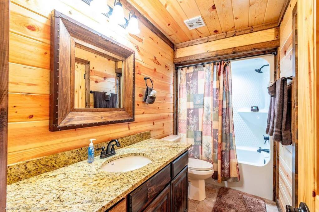 Iron Horse Lodge Sleeps 18, Games, Fire Pit, Hot Tub, Ev, More Broken Bow Kültér fotó