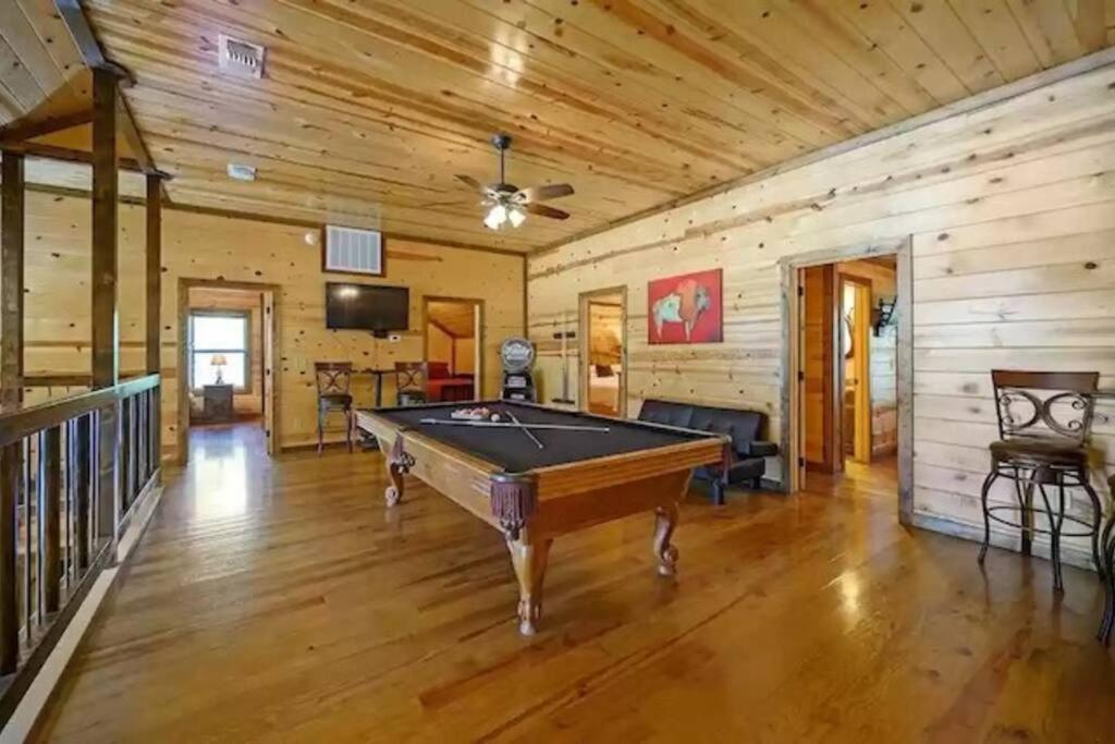 Iron Horse Lodge Sleeps 18, Games, Fire Pit, Hot Tub, Ev, More Broken Bow Kültér fotó