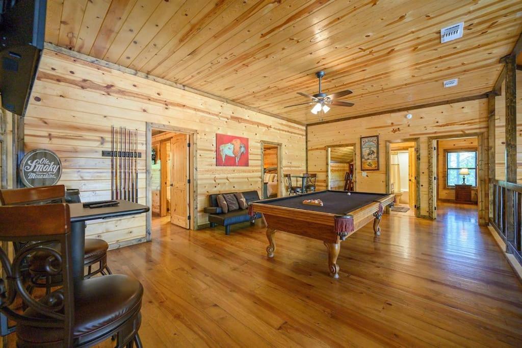 Iron Horse Lodge Sleeps 18, Games, Fire Pit, Hot Tub, Ev, More Broken Bow Kültér fotó