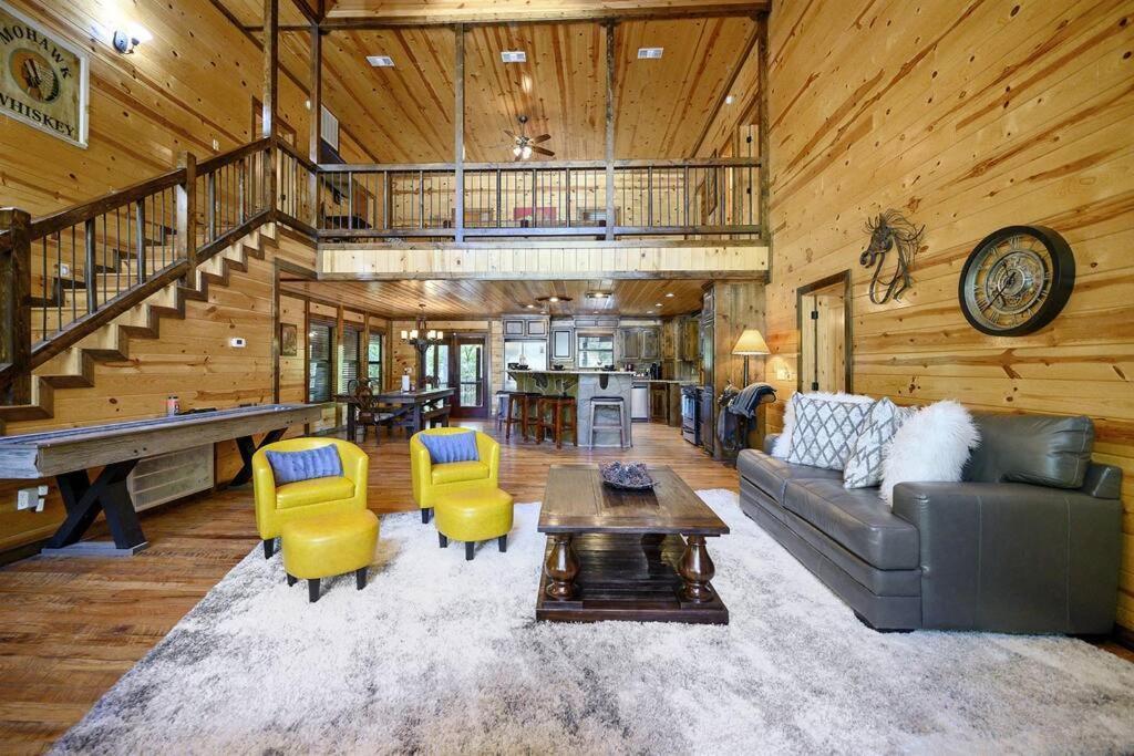 Iron Horse Lodge Sleeps 18, Games, Fire Pit, Hot Tub, Ev, More Broken Bow Kültér fotó