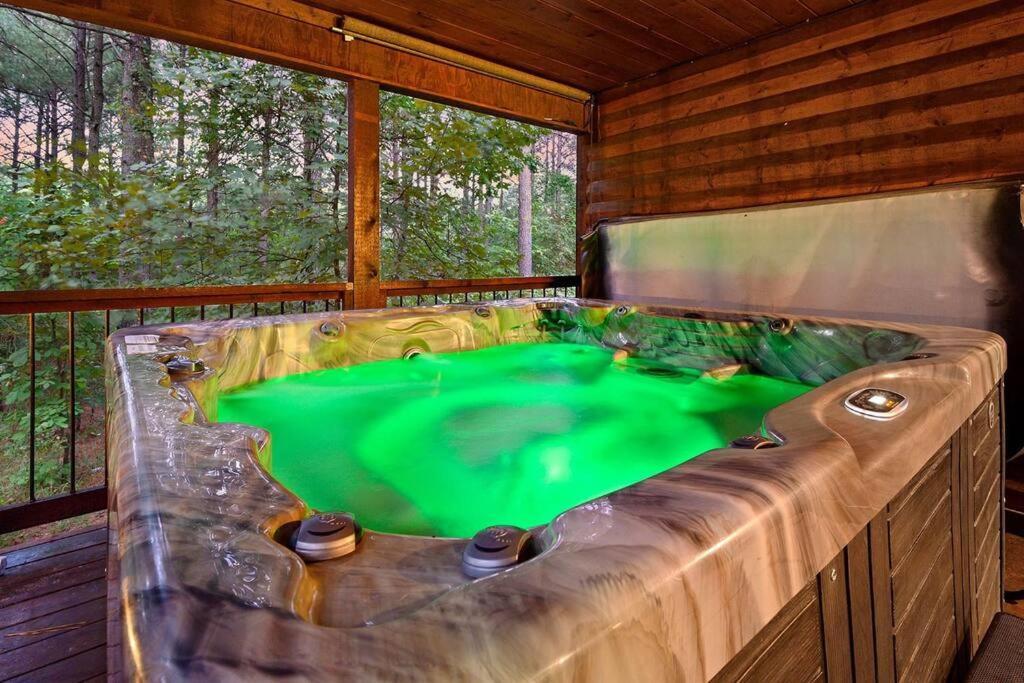 Iron Horse Lodge Sleeps 18, Games, Fire Pit, Hot Tub, Ev, More Broken Bow Kültér fotó